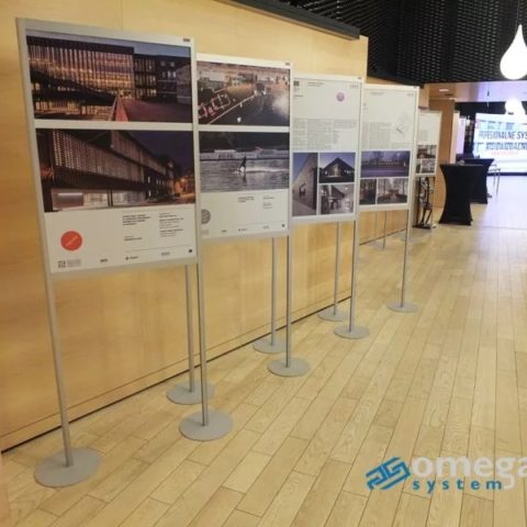 Profesjonalne rozwiązania, które porządkują przestrzeń ekspozycyjną. Omega System pokazuje, jak ścianka wystawiennicza wpisuje się w codzienną praktykę firm.